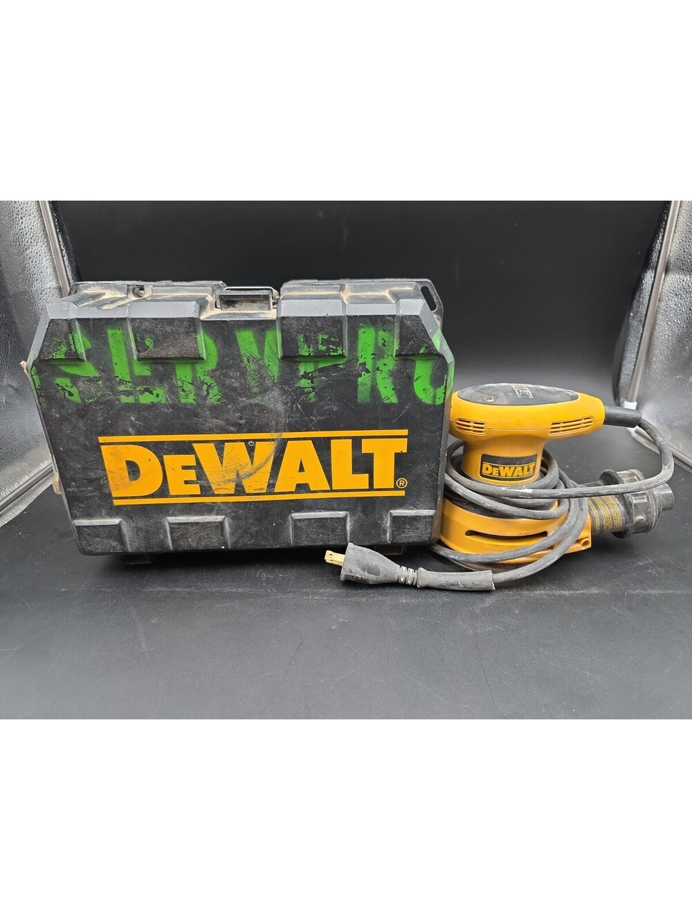 Used DEWALT RANDOM ORBIT SANDER CORDED MODEL D26451 WITH HARD CARRYING CASE